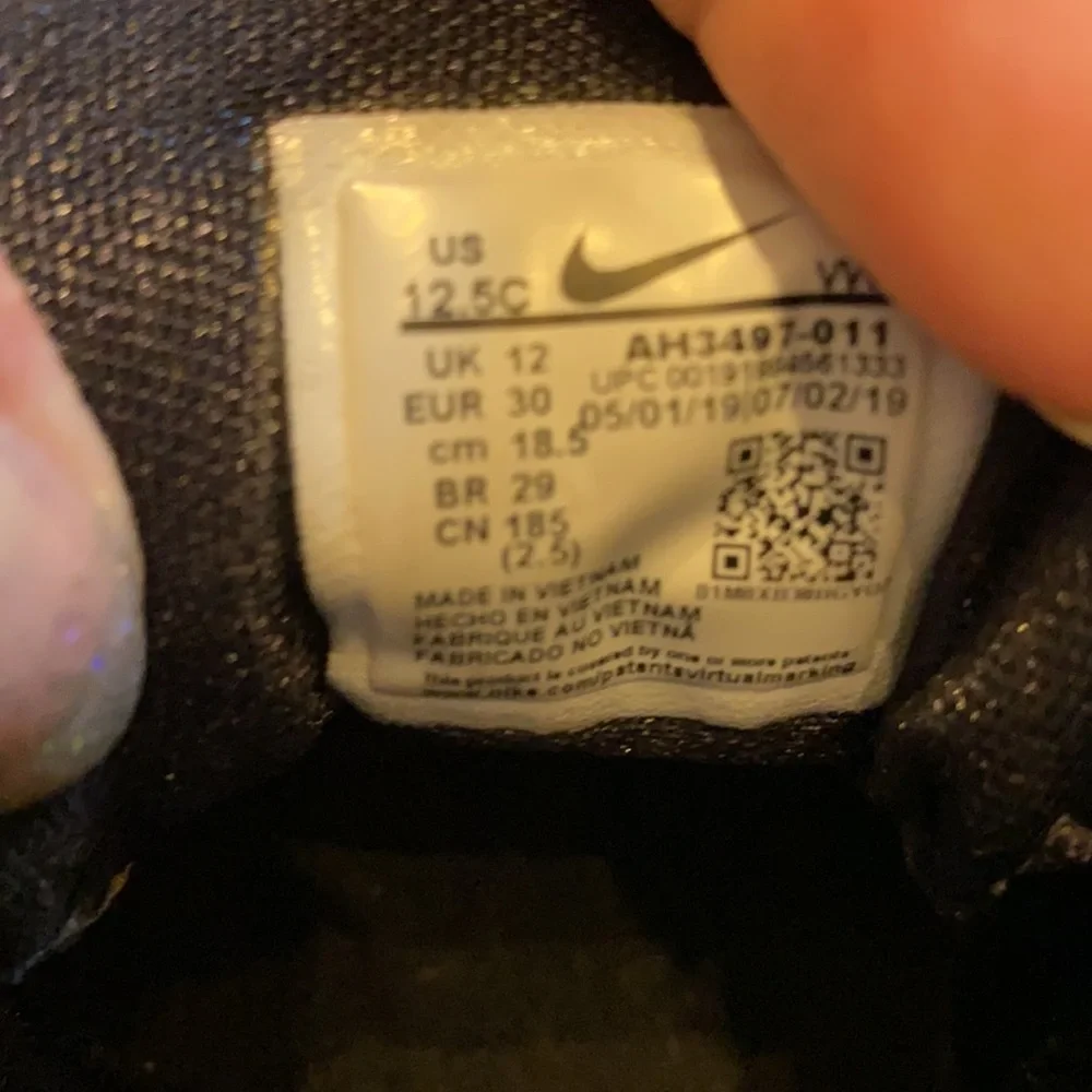 👟 3/$10 - Nikes